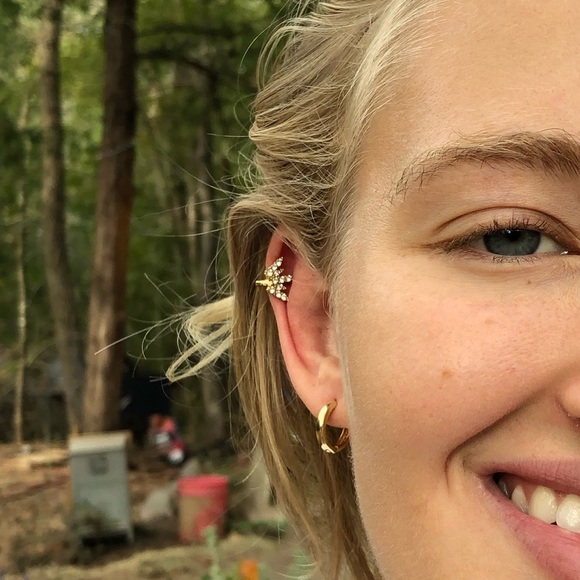 🆕🔮Tali Post and Cuff Earrings Set✨ - Picture 5 of 6